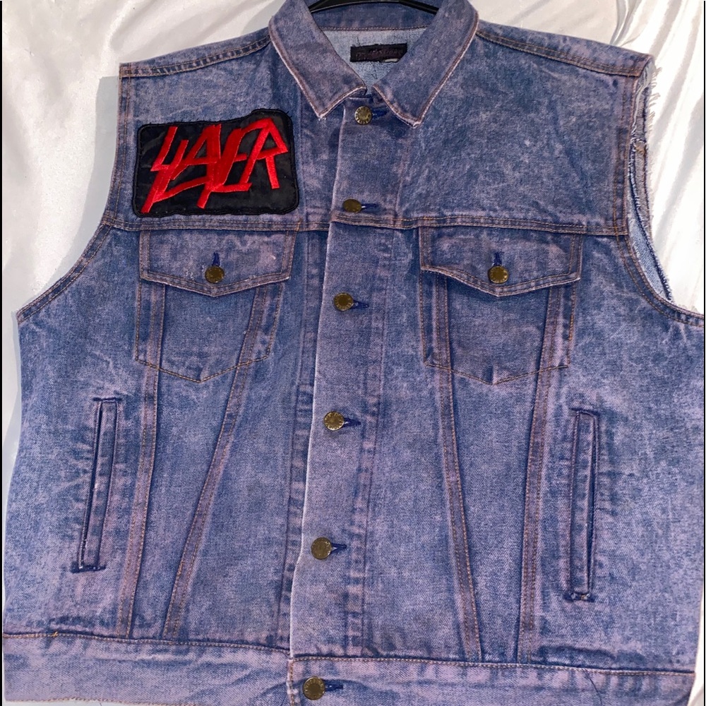 JEAN DENIM VEST WITH PATCHWORK OF SLAYER VINTAGE & OVERKILL ON REAR X-LARGE VTG